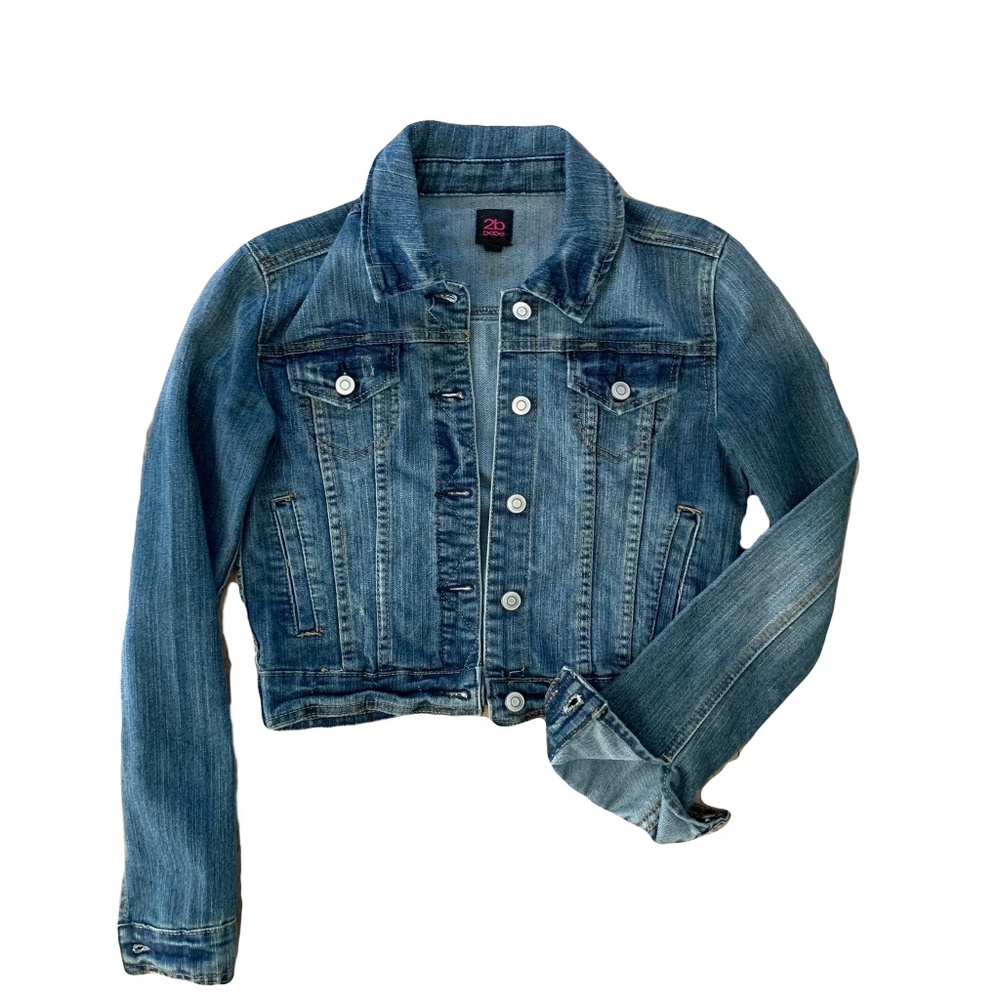 {2B Bebe} Distressed Medium Wash Cropped Denim Jacket Size Small